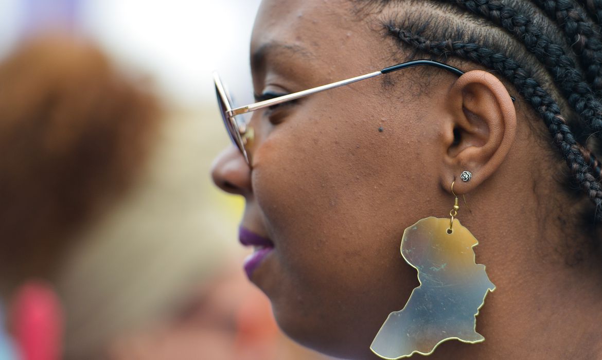 Brasília - Marcha das Mulheres Negras Contra o Racismo, a Violência e pelo Bem Viver em Brasília, reúne mulheres de todos os estados e regiões do Brasil (Marcello Casal Jr/Agência Brasil)