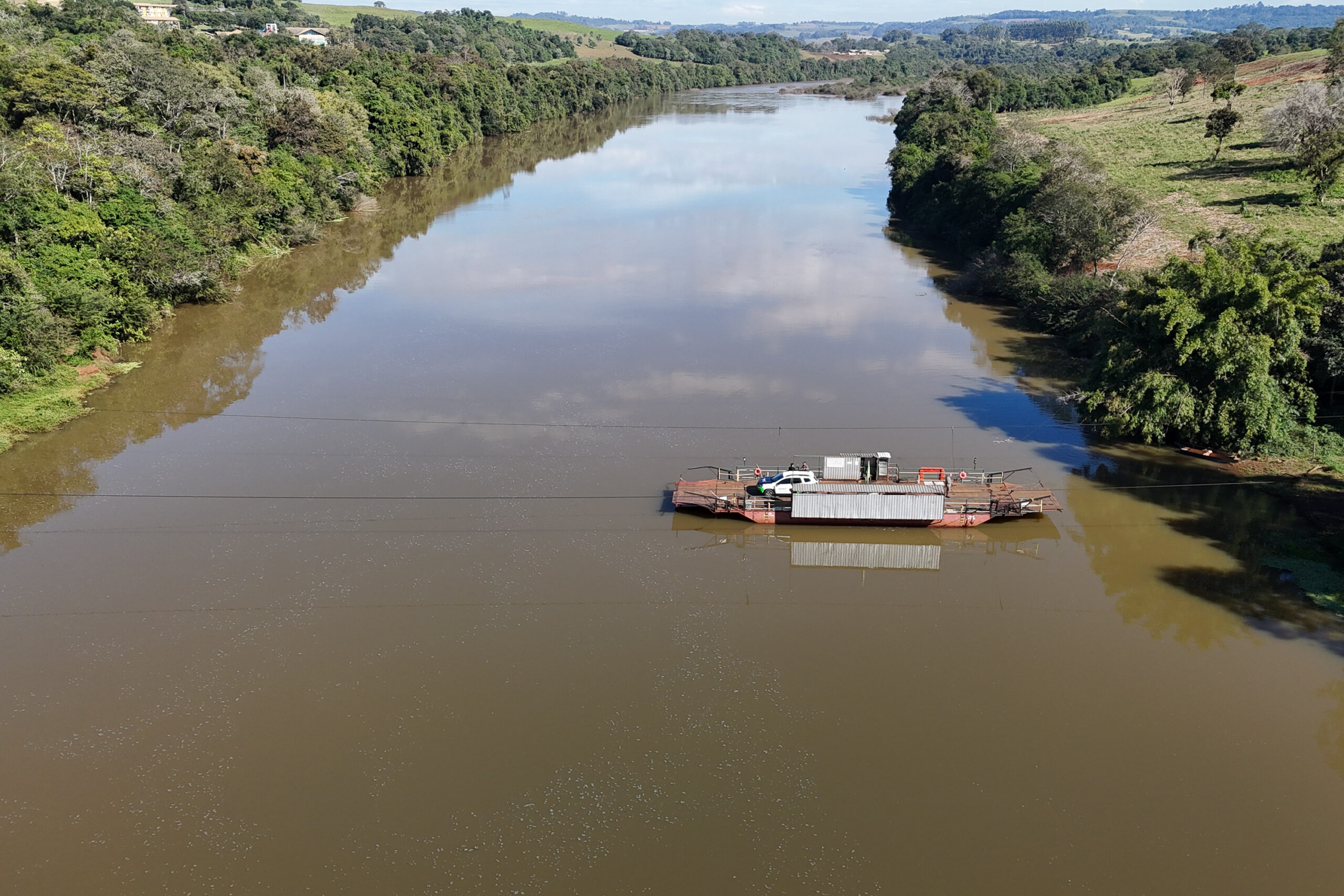 O governador Carlos Massa Ratinho Junior assina nesta quinta-feira (14) o convênio entre Estado e municípios para a construção de uma ponte sobre o Rio Chopim, ligando Verê e São Jorge d'Oeste